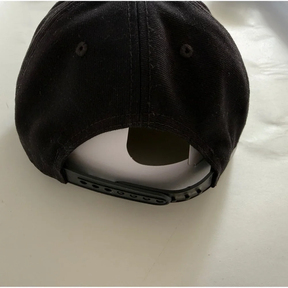 Nike Kids Snapback Hat Black White Logo Size‎ 4-7 Adjustable Cap Polyester